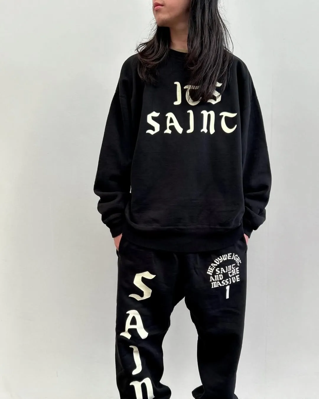 SAINT Mxxxxxx SWT PNT/IT'S SAINT/BLK flocked sweatpants black S-X ⚠️Attention: important points: this is flocking printing, not glue or crack paste. Don't buy what you see in the picture. Electrostatic flocking printing technology. Correct accessories. Fruit main mark/little angel anti-counterfeiting mark.